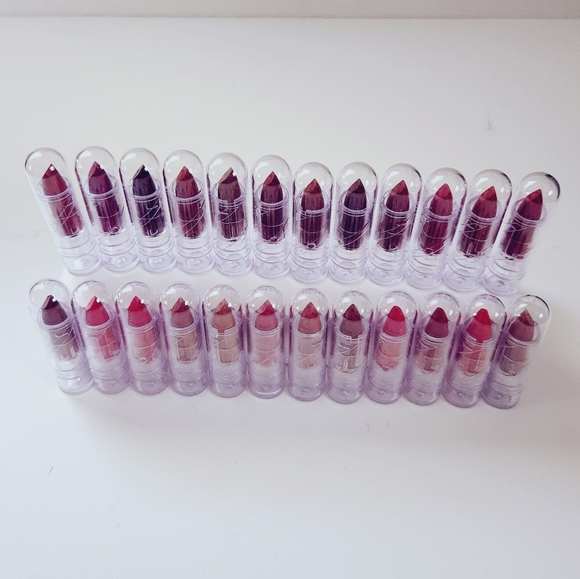 Italia Deluxe Mousse Matte 24 Mini Lipstick - Picture 2 of 5